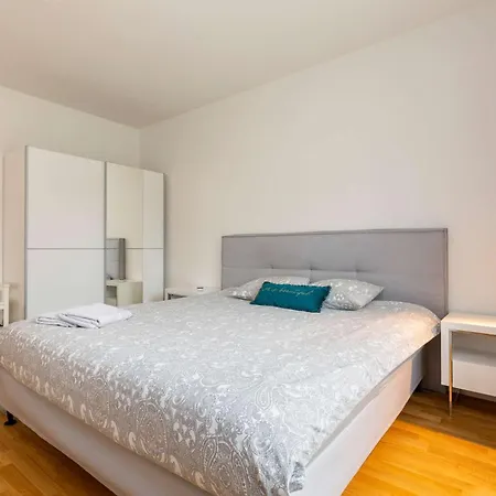 Kaya Sapphire - Downtown 2br Deluxe